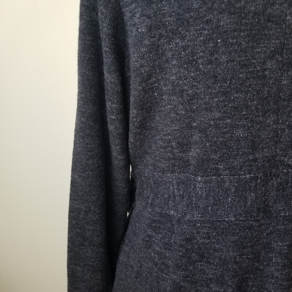 Venario ruffled charcoal gray sweater jacket Size Large - Picture 7 of 8